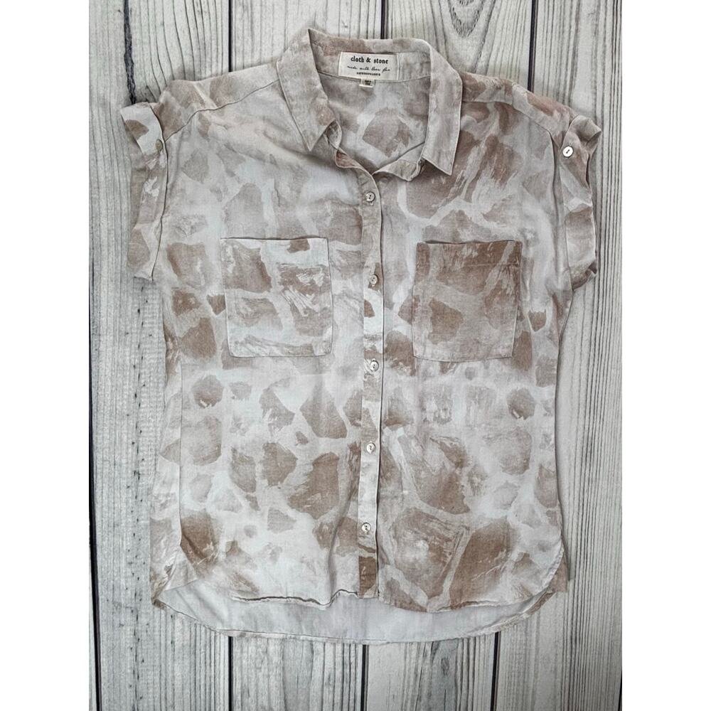 Cloth & Stone Anthropologie Sz XS Button Up Cap Sleeve Beige and White Shirt Top